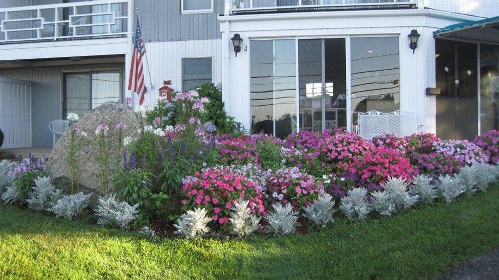 Sands Of Time Motor Inn & Harbor House Woods Hole Exterior photo